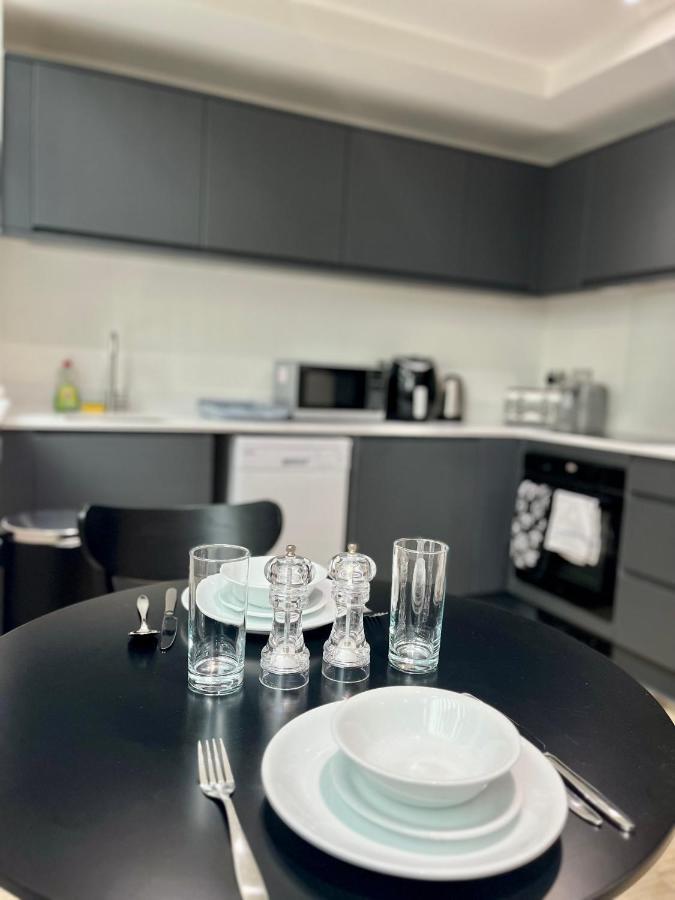 Fully Equipped One Bedroom Apartment Near Old Trafford Stadium! Manchester Exteriör bild
