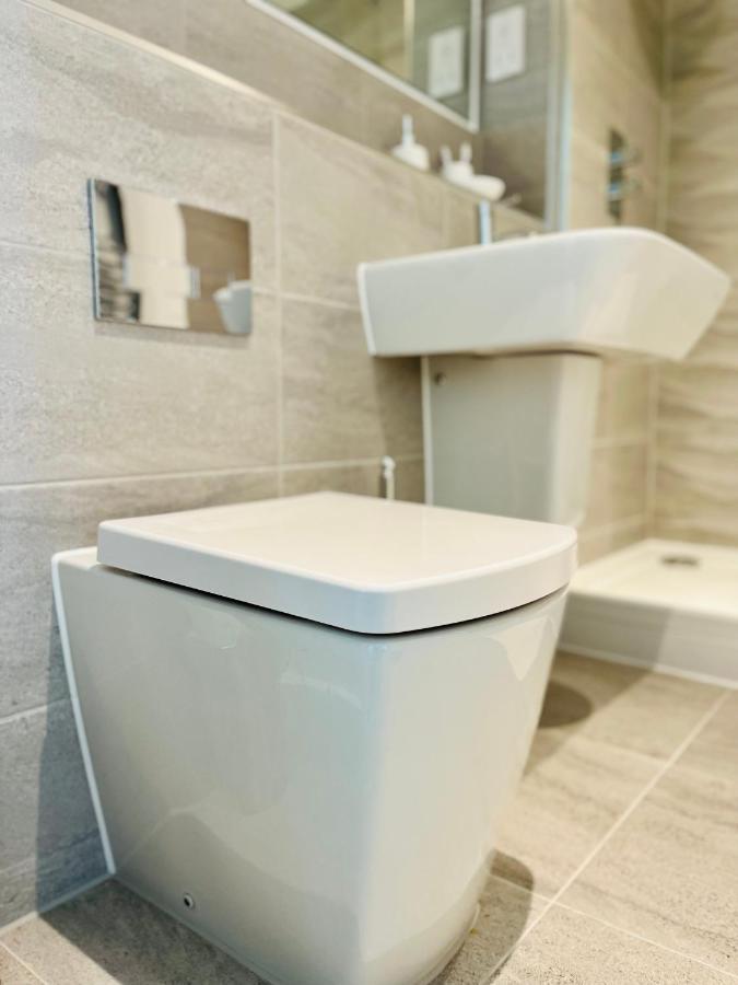 Fully Equipped One Bedroom Apartment Near Old Trafford Stadium! Manchester Exteriör bild